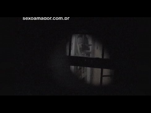 ❤️ Blondínka sa nechá tajne natáčať voyerom zo susedstva ukrytým za dutými tehlami Porno video na nás ﹏